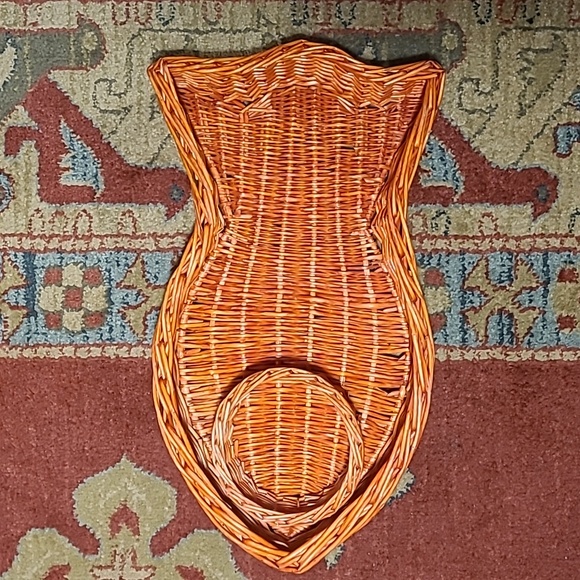 VINTAGE WICKER FISH SHAPED CHIP AND DIP SERVING BASKET - Picture 2 of 3